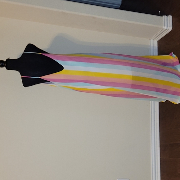 💕❌️SOLD❌️NWT Beautiful Flowy Rainbow Maxi Dress - Size L💕 - Picture 8 of 12